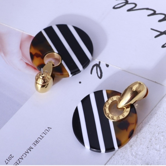 Vintage Henri Bendel Statement Earring - Picture 4 of 9